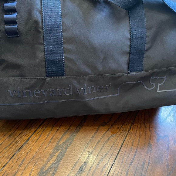 Vineyard Vines  Duffle Bag Carryon Duffel Weekender - Picture 4 of 13